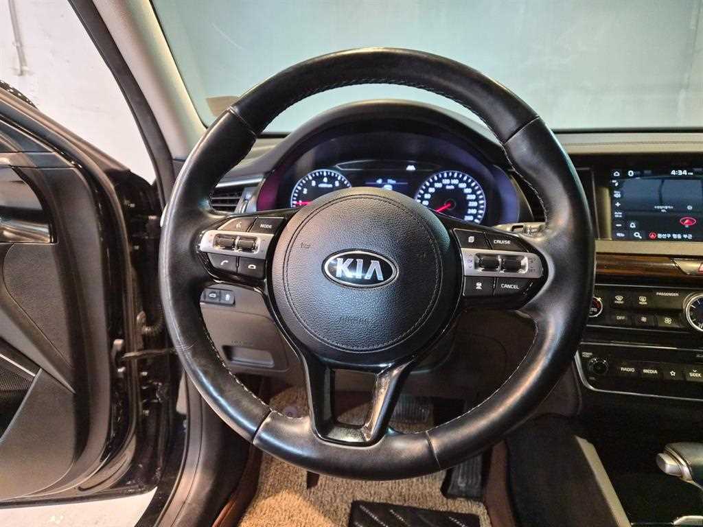 KIA K7 - Vista 9