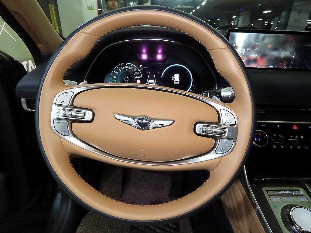 Genesis GV80 - Vista 8