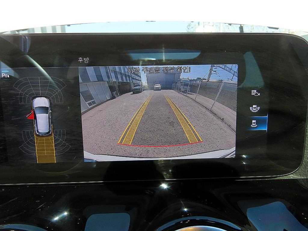 Mercedes Benz GLA Class - Vista 12