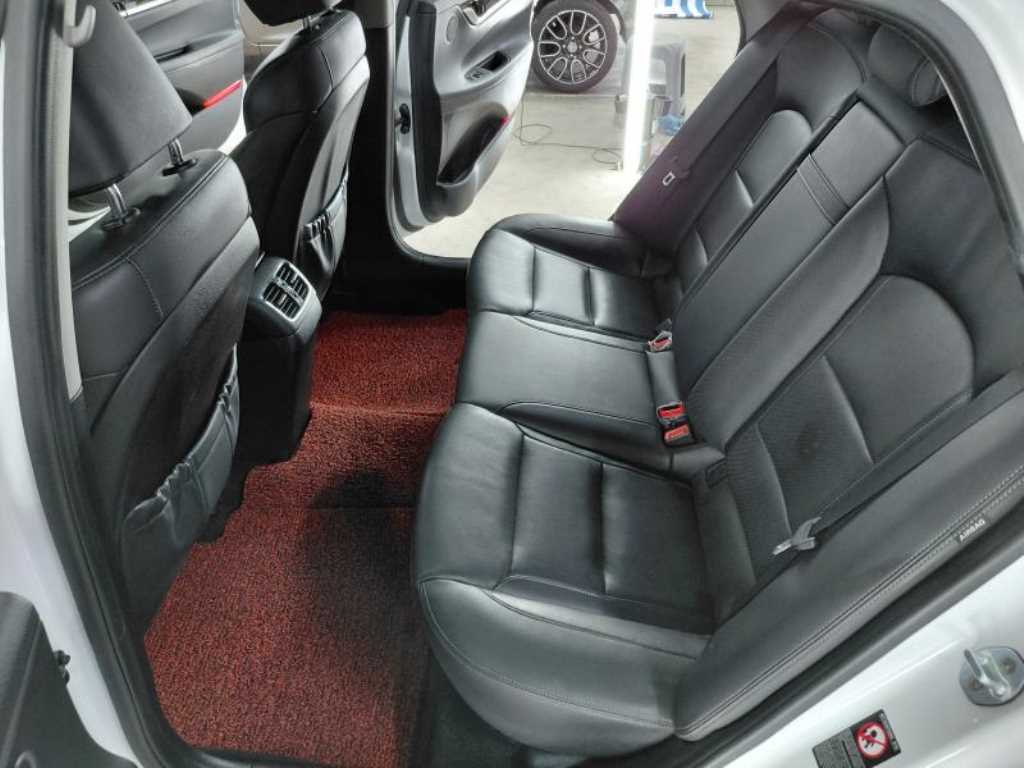 HYUNDAI Grandeur - Vista 11