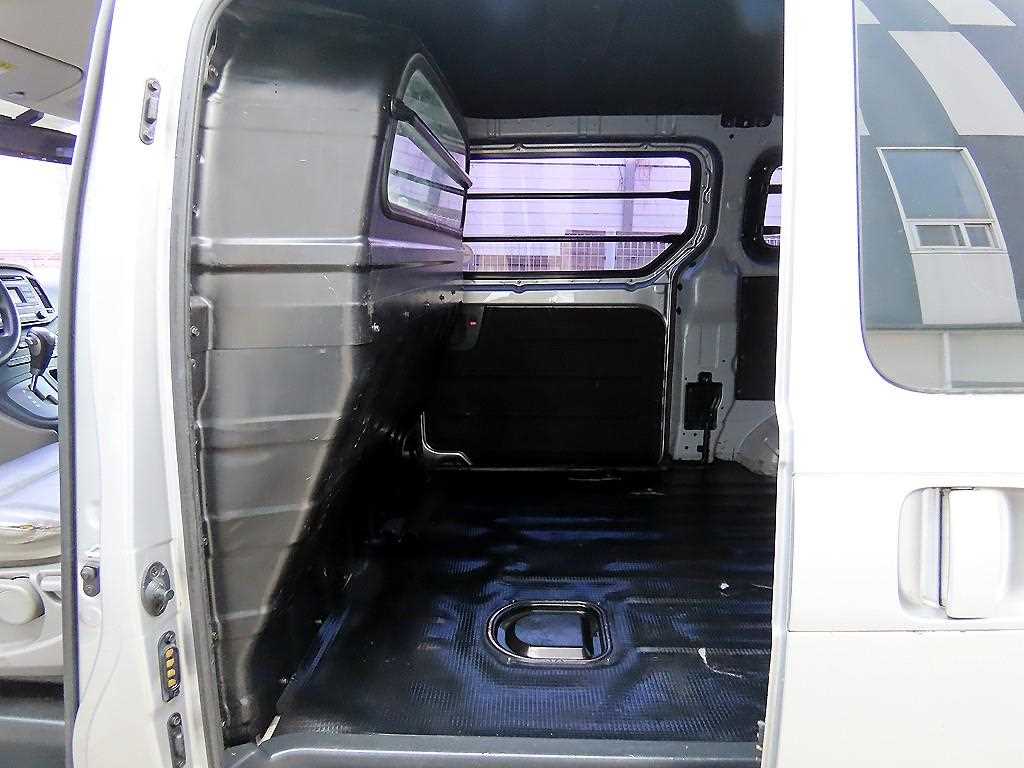 HYUNDAI Starex - Vista 6