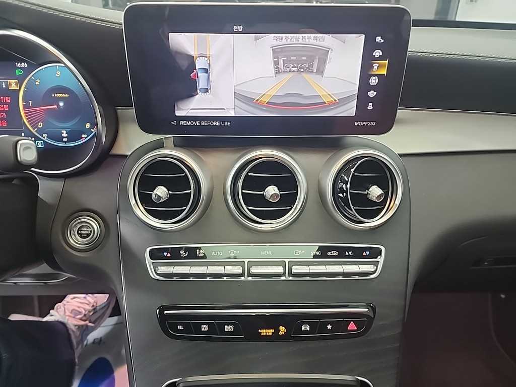 Mercedes Benz GLC Class - Vista 10