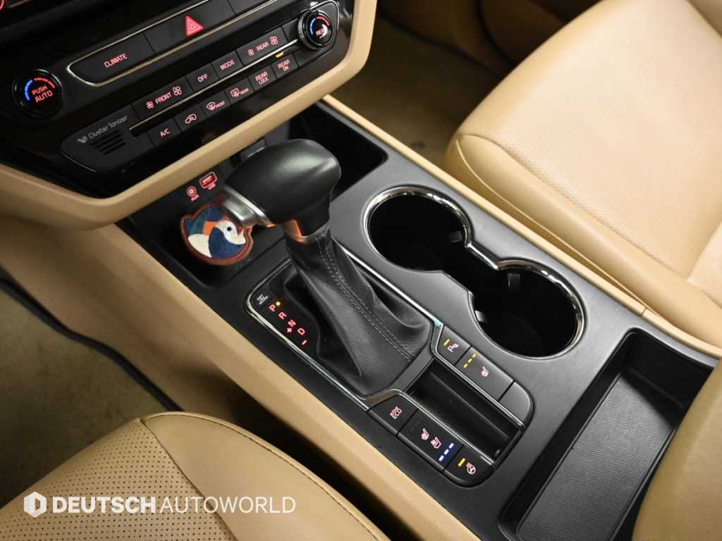 KIA Carnival - Vista 9