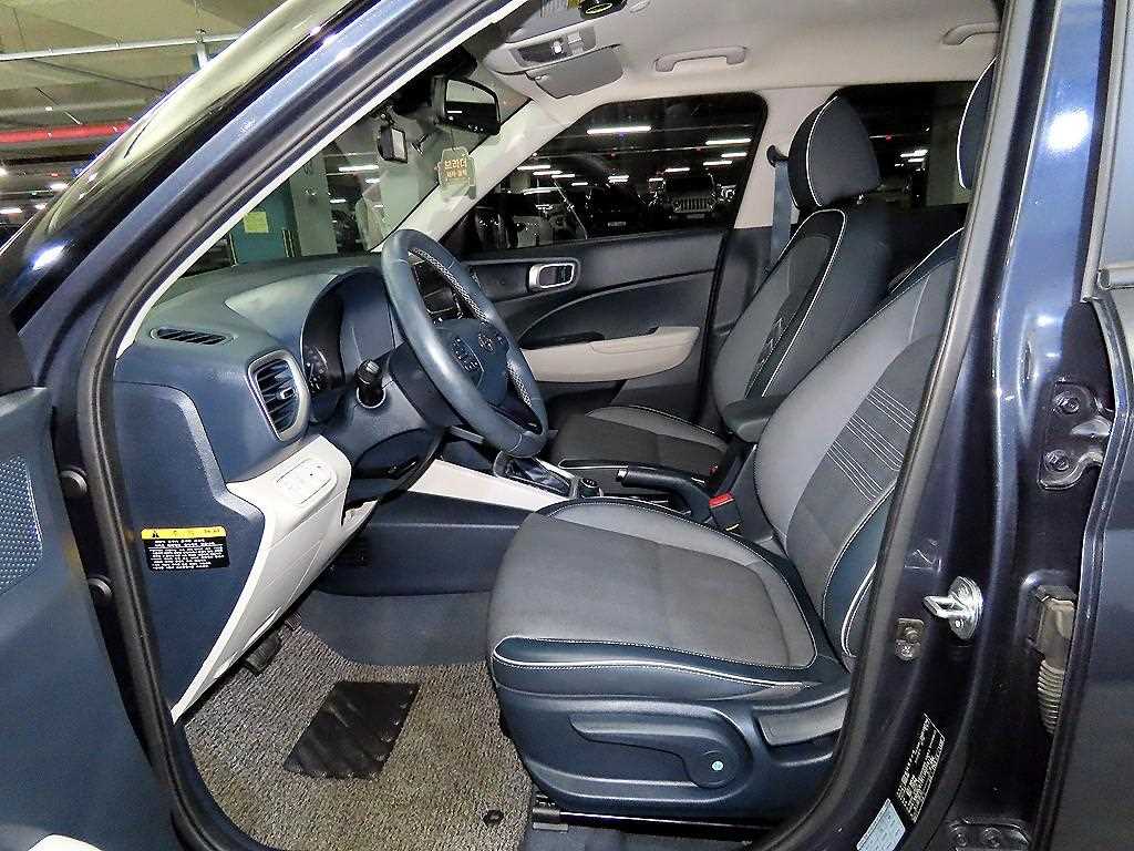 HYUNDAI Venue - Vista 6