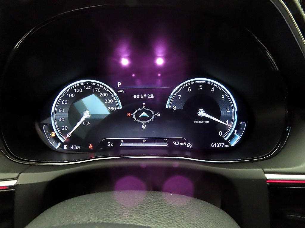 Genesis GV70 - Vista 6