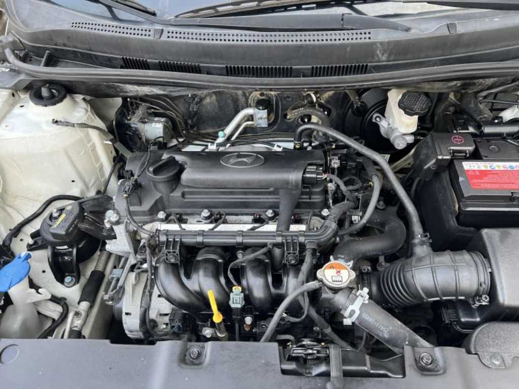 HYUNDAI Accent 2016 Blanco - Importación desde Corea - HF Imports Iquique - Foto 16