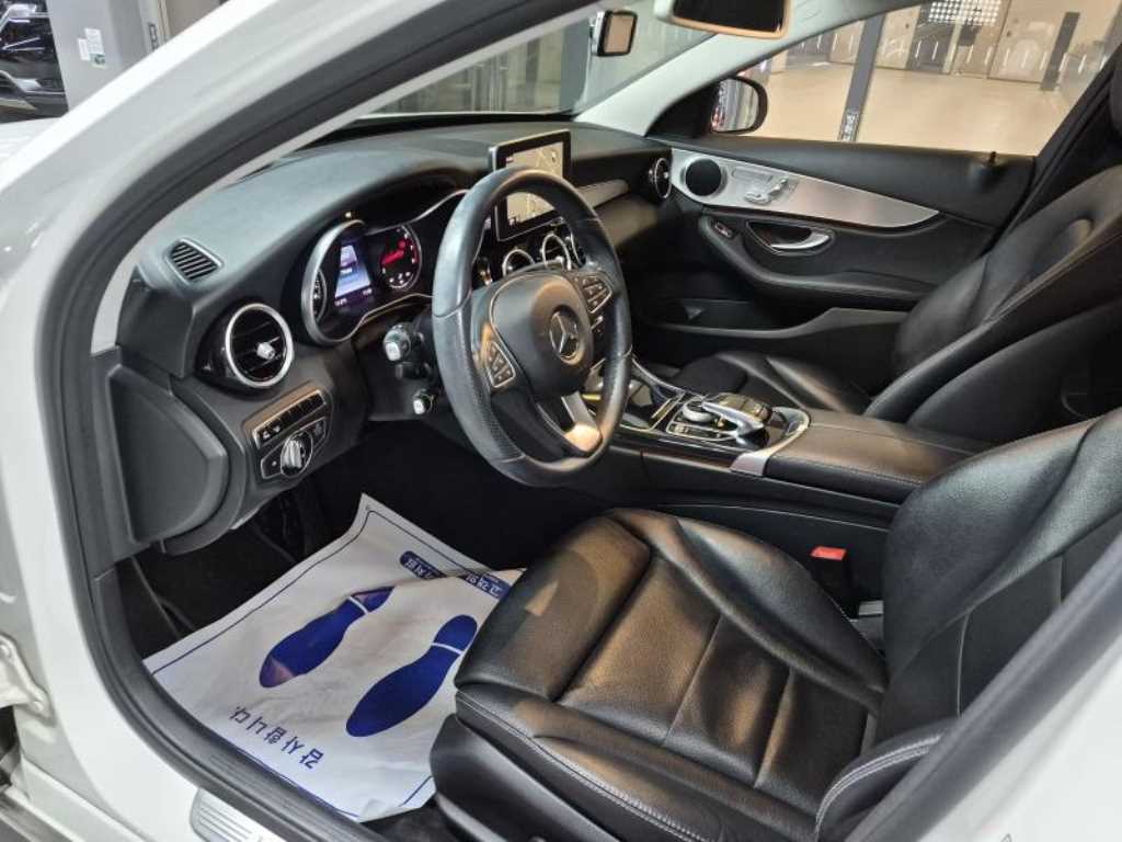 Mercedes Benz C Class - Vista 8