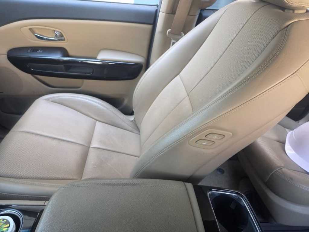 KIA Carnival - Vista 6