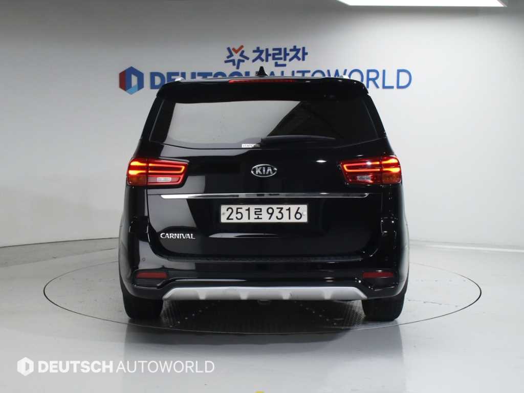 KIA Carnival - Vista 4