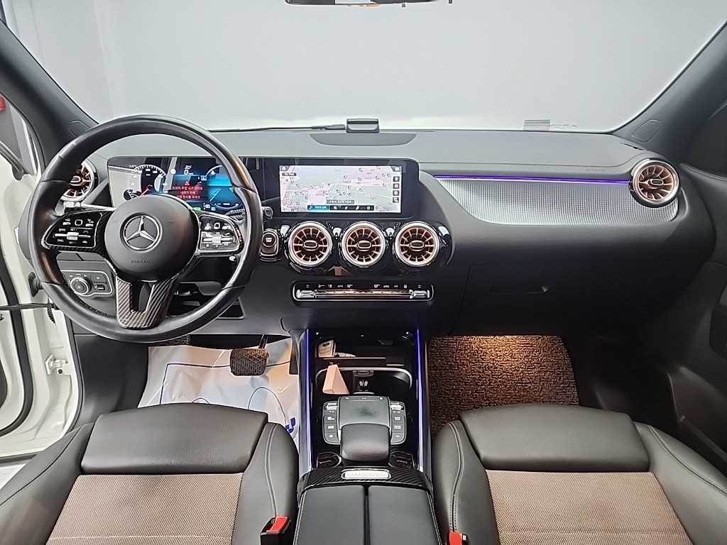 Mercedes Benz EQA - Vista 7