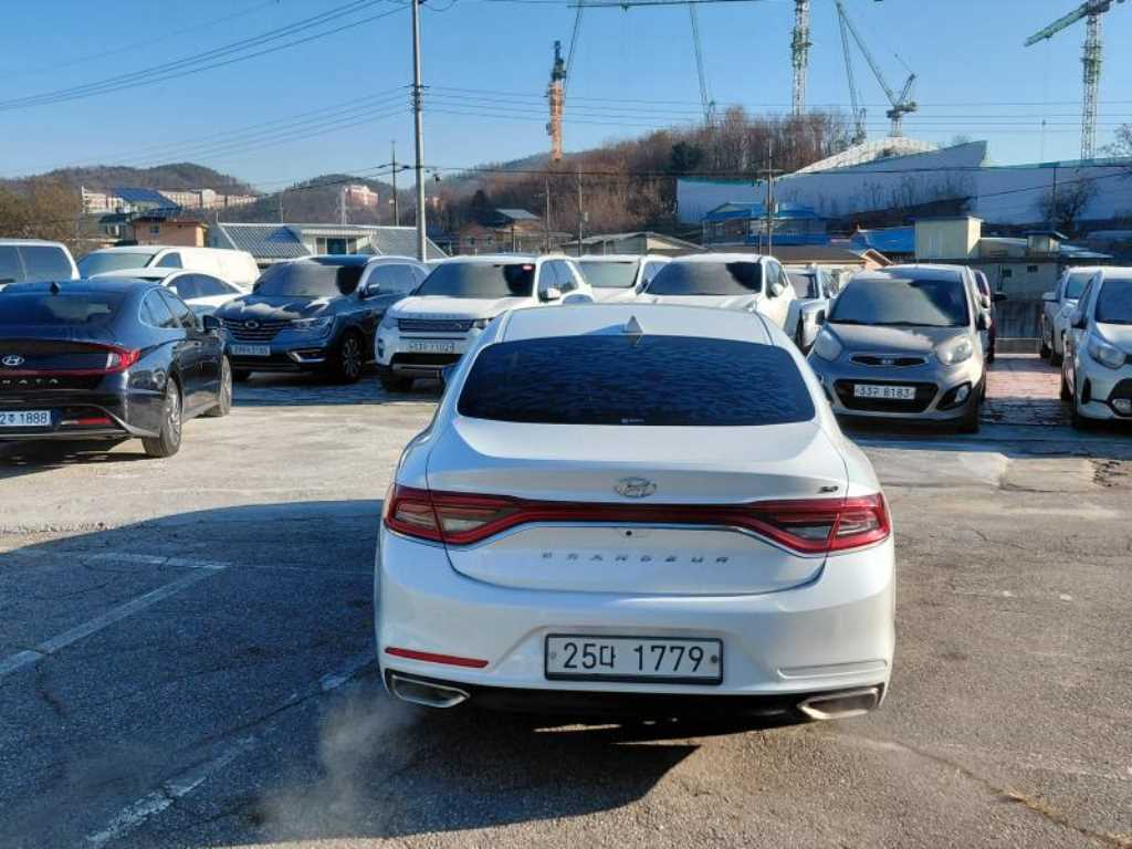 HYUNDAI Grandeur - Vista 4