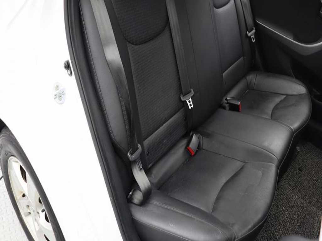 HYUNDAI Avante - Vista 8