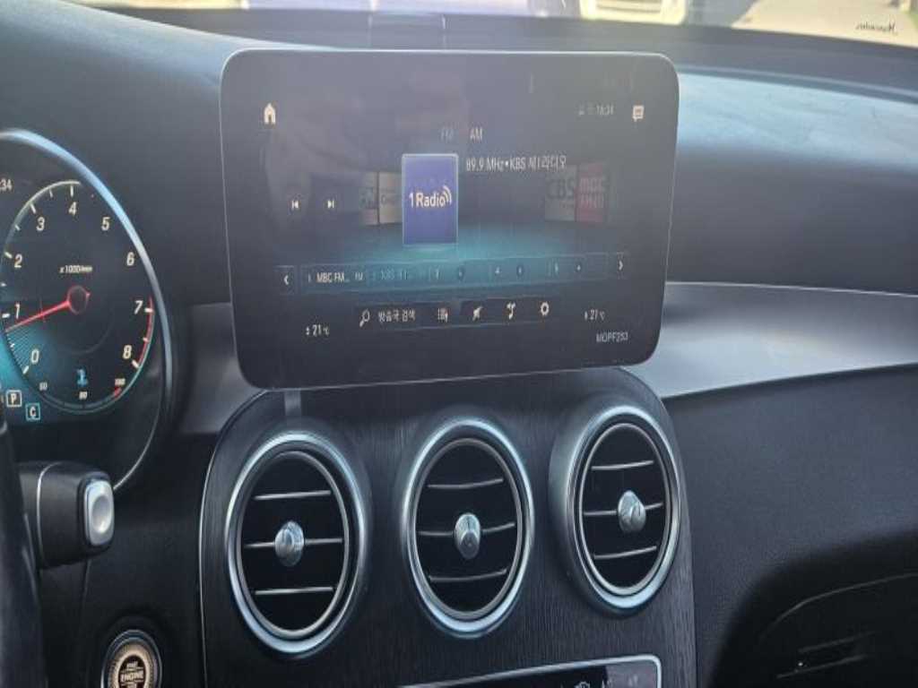 Mercedes Benz GLC Class - Vista 8