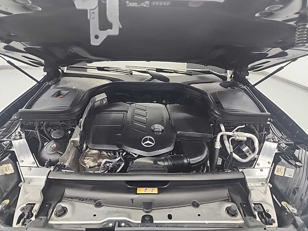 Mercedes Benz GLC Class - Vista 5