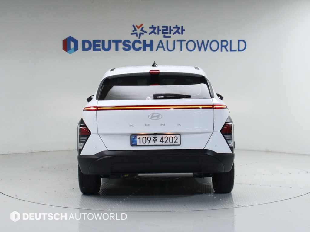 HYUNDAI Kona - Vista 4