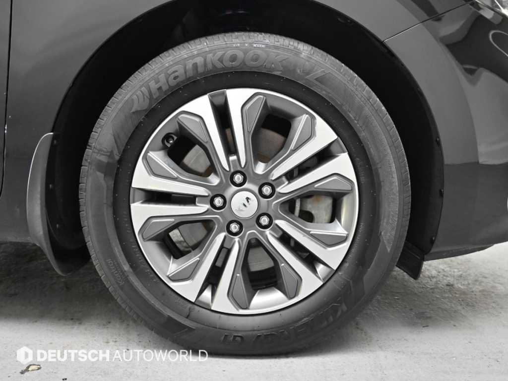 KIA Carnival - Vista 5