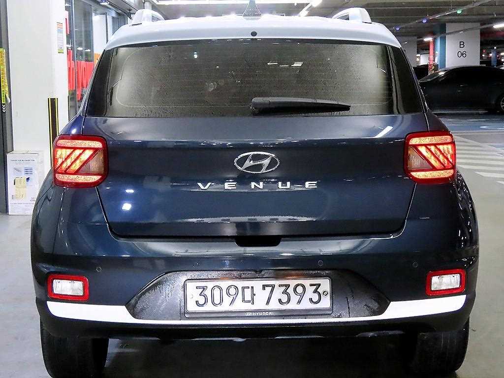 HYUNDAI Venue - Vista 5