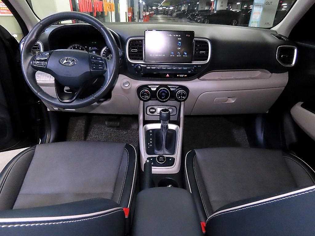 HYUNDAI Venue - Vista 10