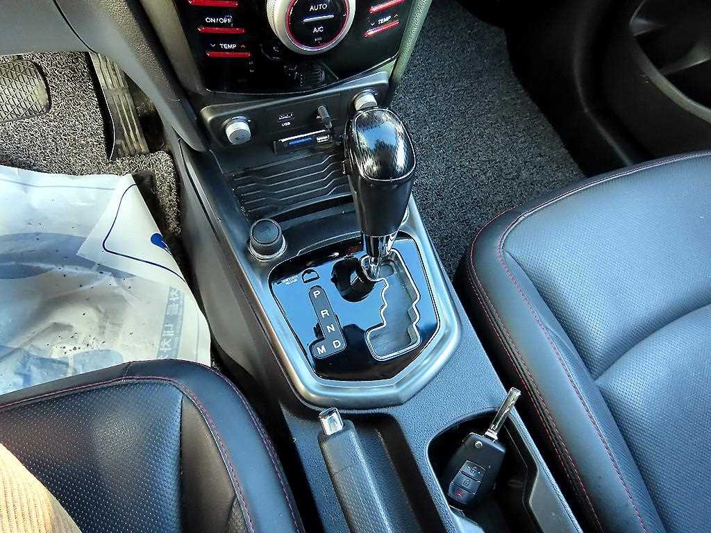 Ssangyong Tivoli - Vista 10