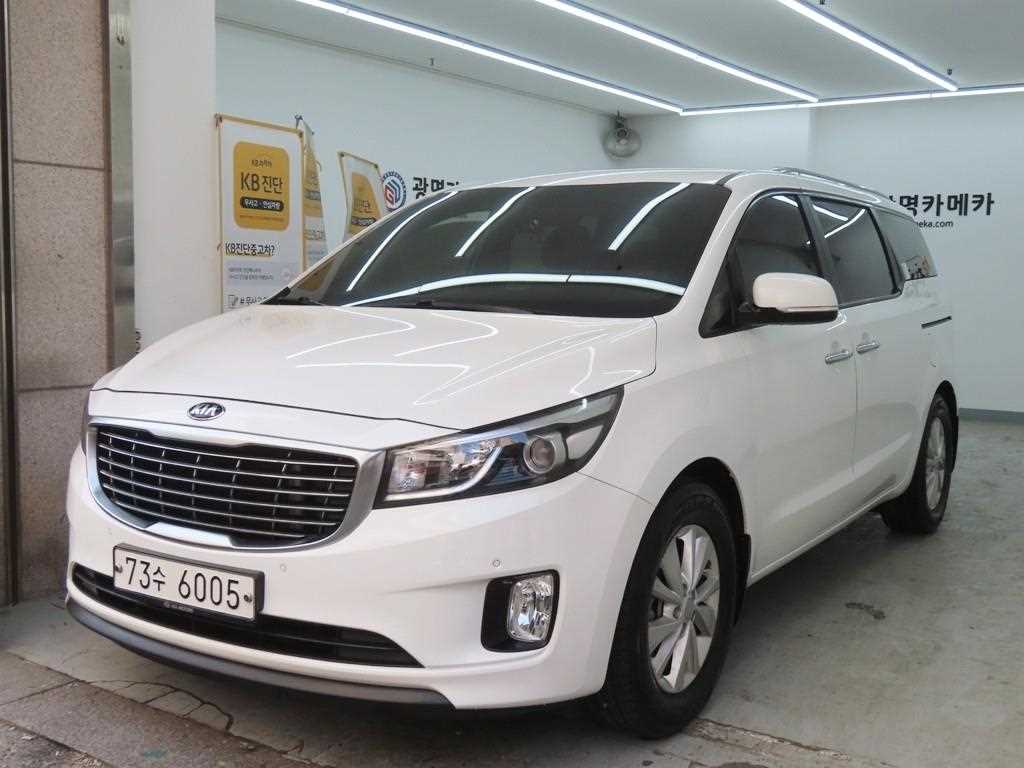 KIA Carnival - Vista 2