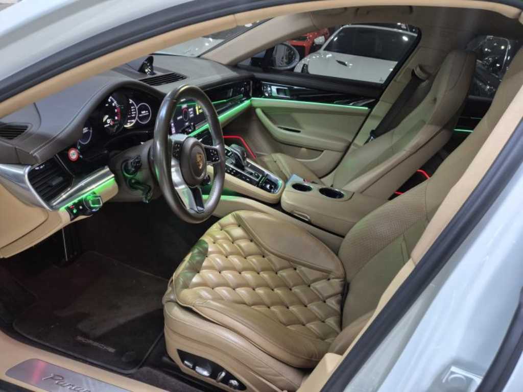 Porsche Panamera - Vista 5