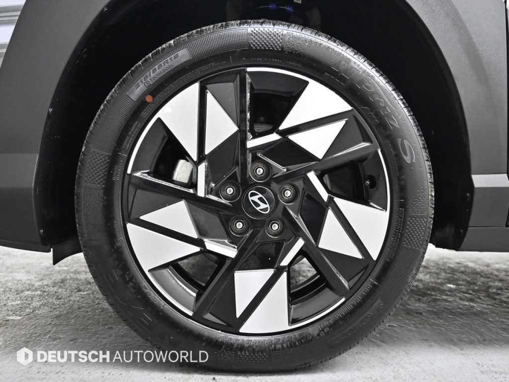 HYUNDAI Kona - Vista 5