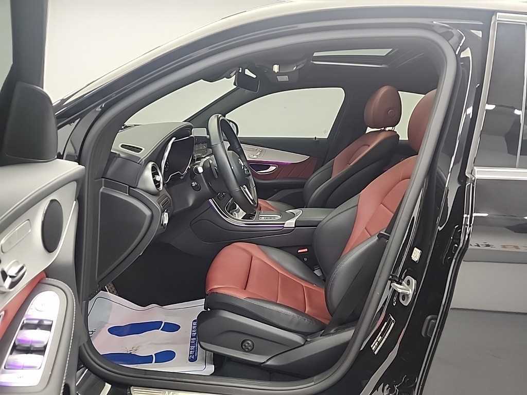 Mercedes Benz GLC Class - Vista 11