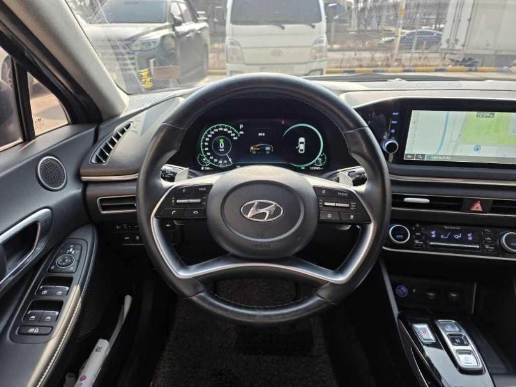 HYUNDAI Sonata - Vista 9