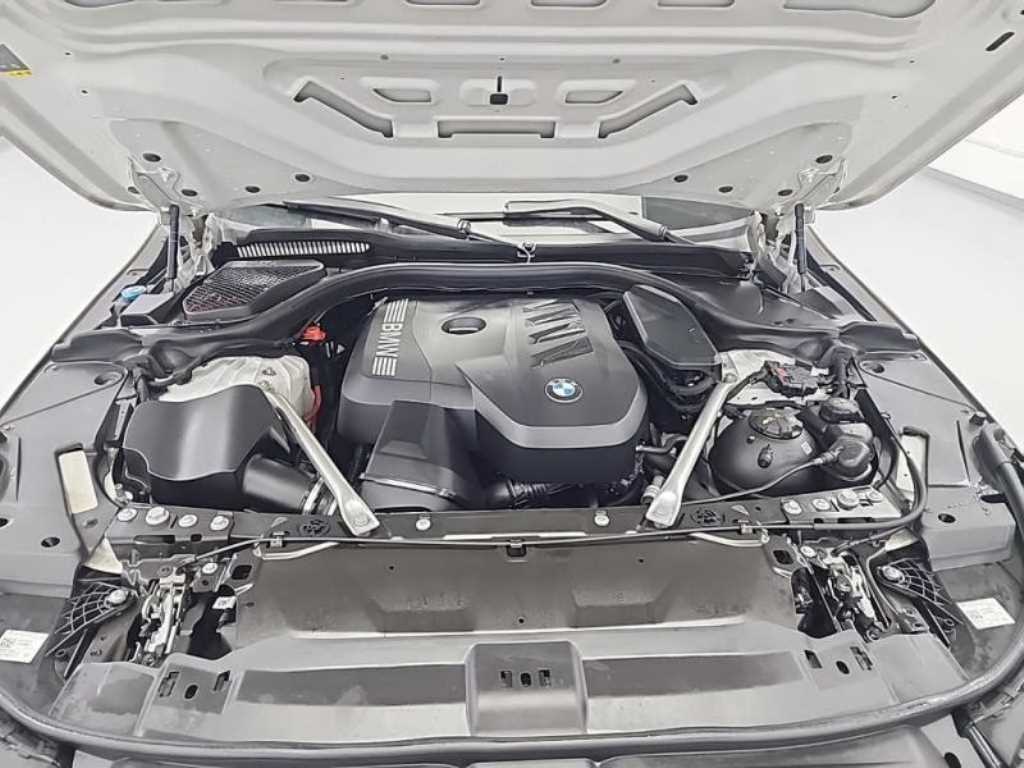 BMW 5 Series - Vista 5