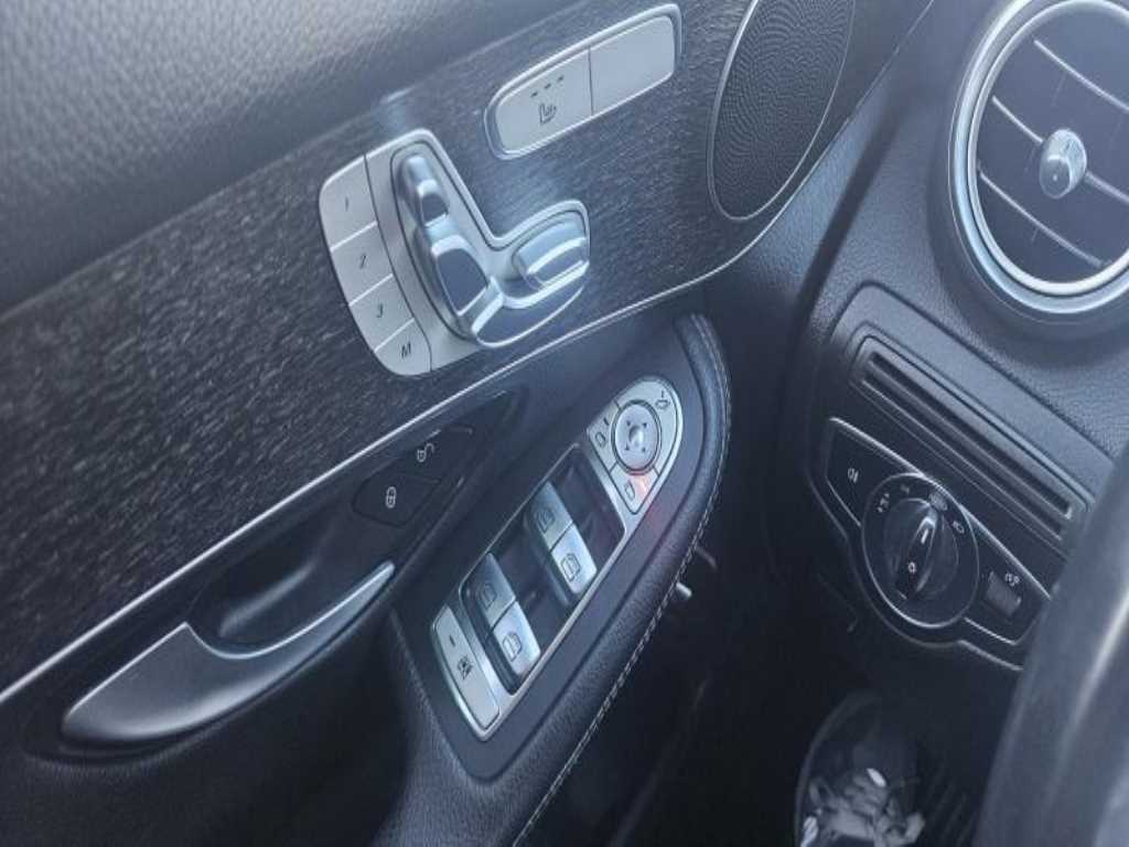 Mercedes Benz GLC Class - Vista 12