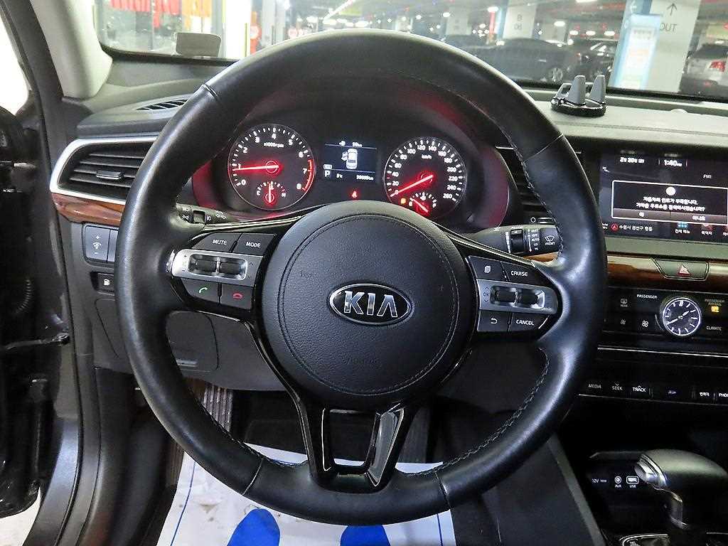 KIA K7 - Vista 8