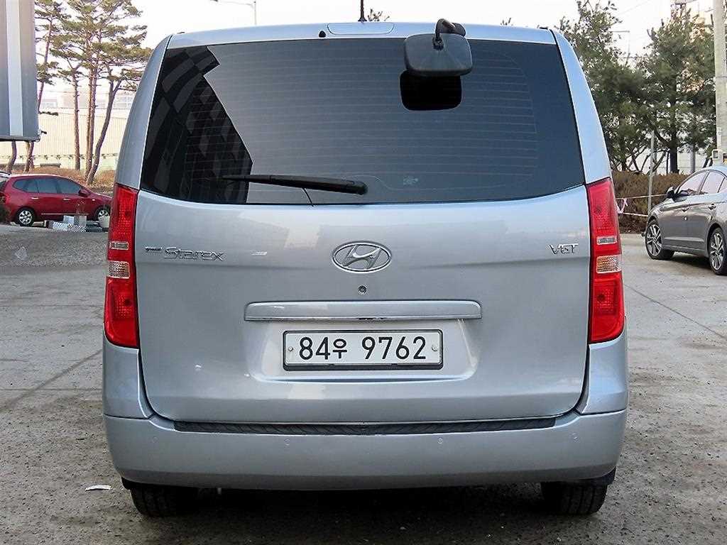 HYUNDAI Starex - Vista 4