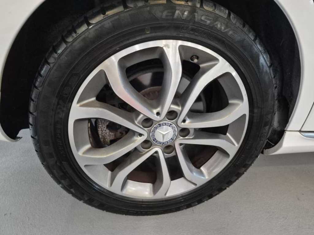 Mercedes Benz C Class - Vista 5