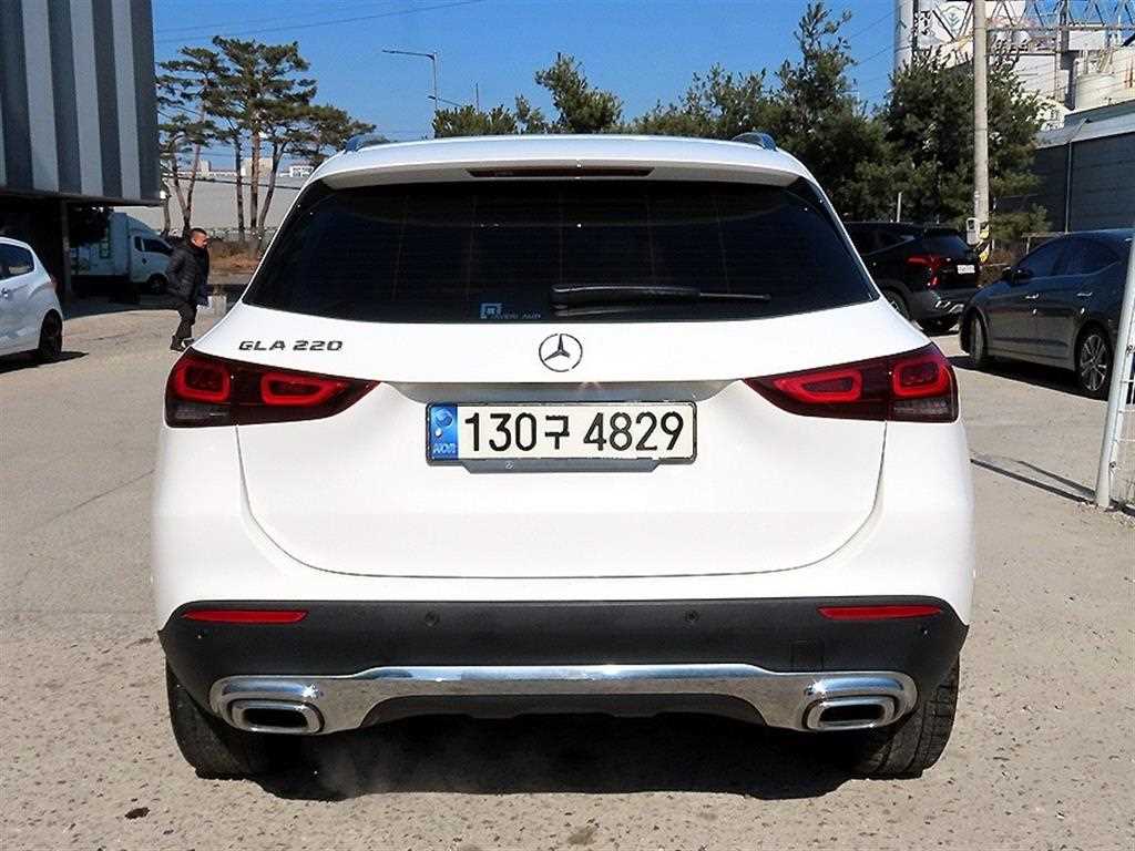 Mercedes Benz GLA Class - Vista 4