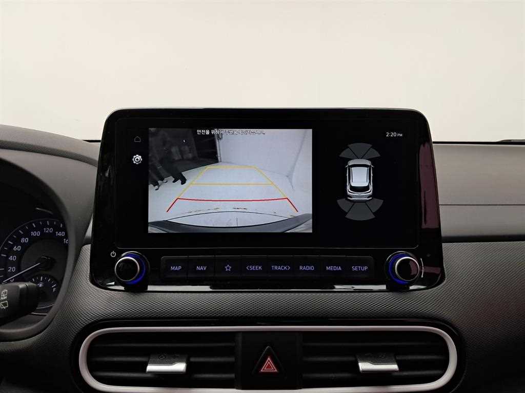 HYUNDAI Kona - Vista 10