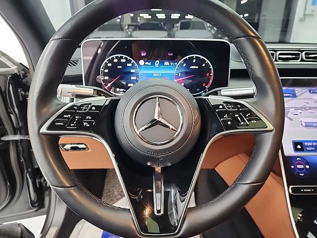 Mercedes Benz S Class - Vista 9