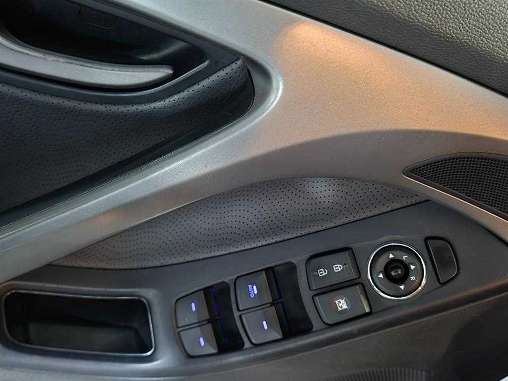 HYUNDAI Avante - Vista 6