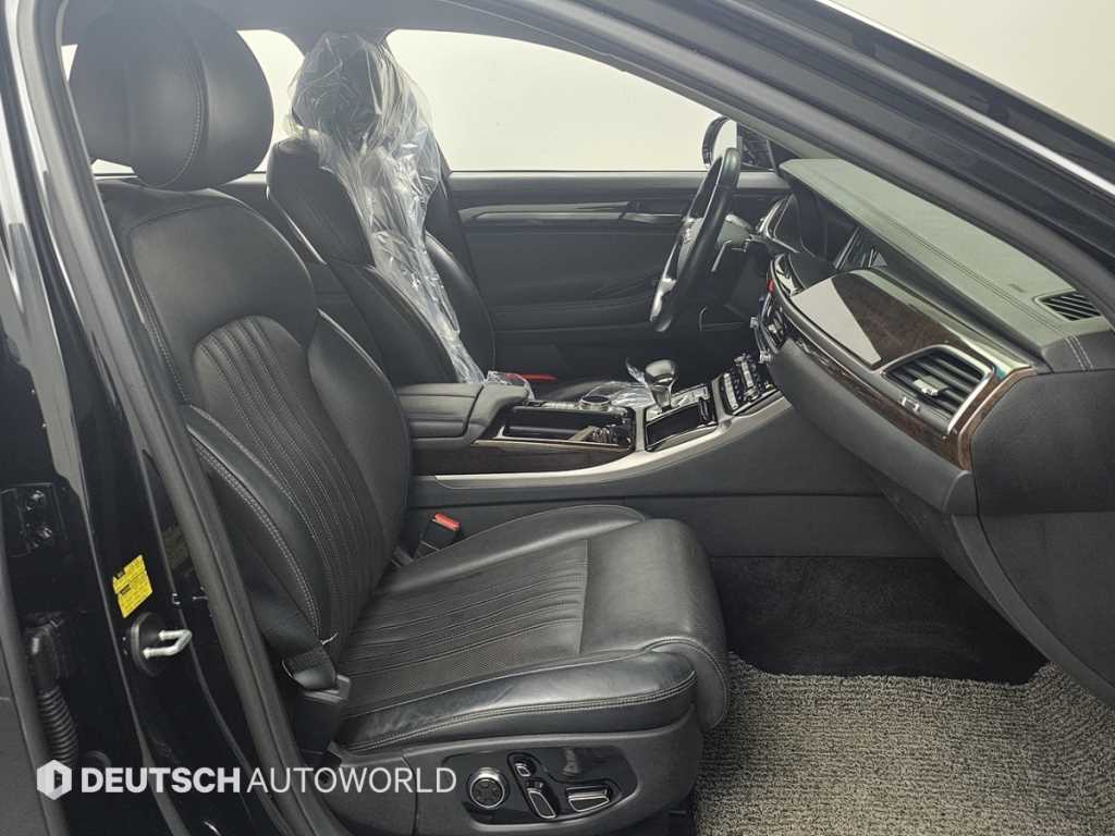 Genesis EQ900 - Vista 10