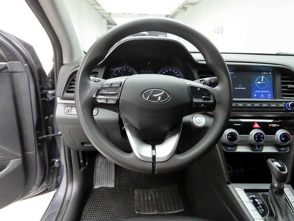 HYUNDAI Avante - Vista 7