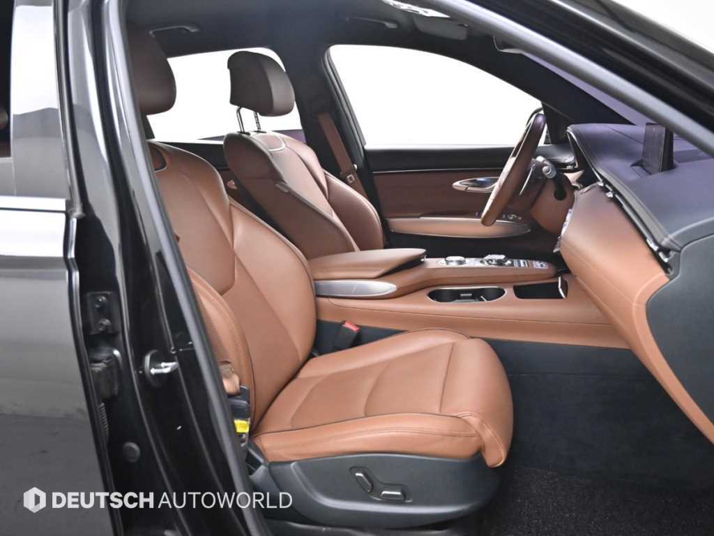 Genesis GV70 - Vista 10