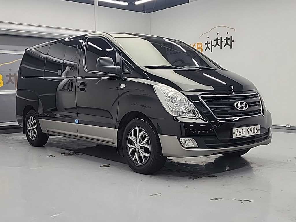 HYUNDAI Starex - Vista 4