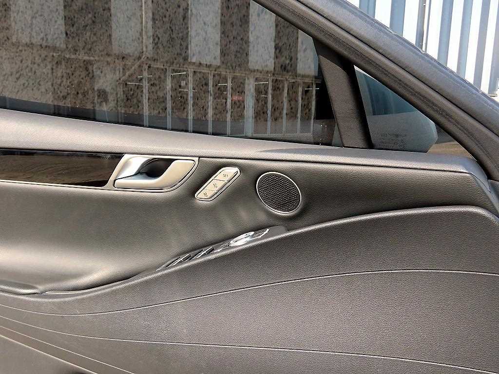 Genesis G80 - Vista 11