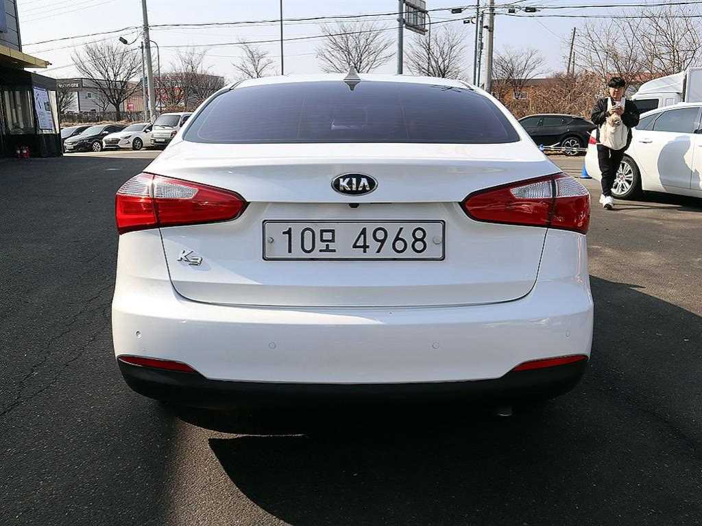 KIA K3 - Vista 5