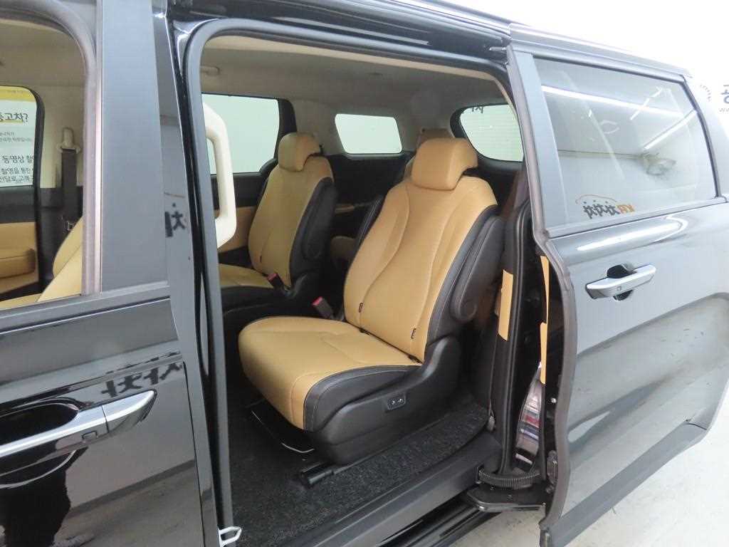 KIA Carnival - Vista 6