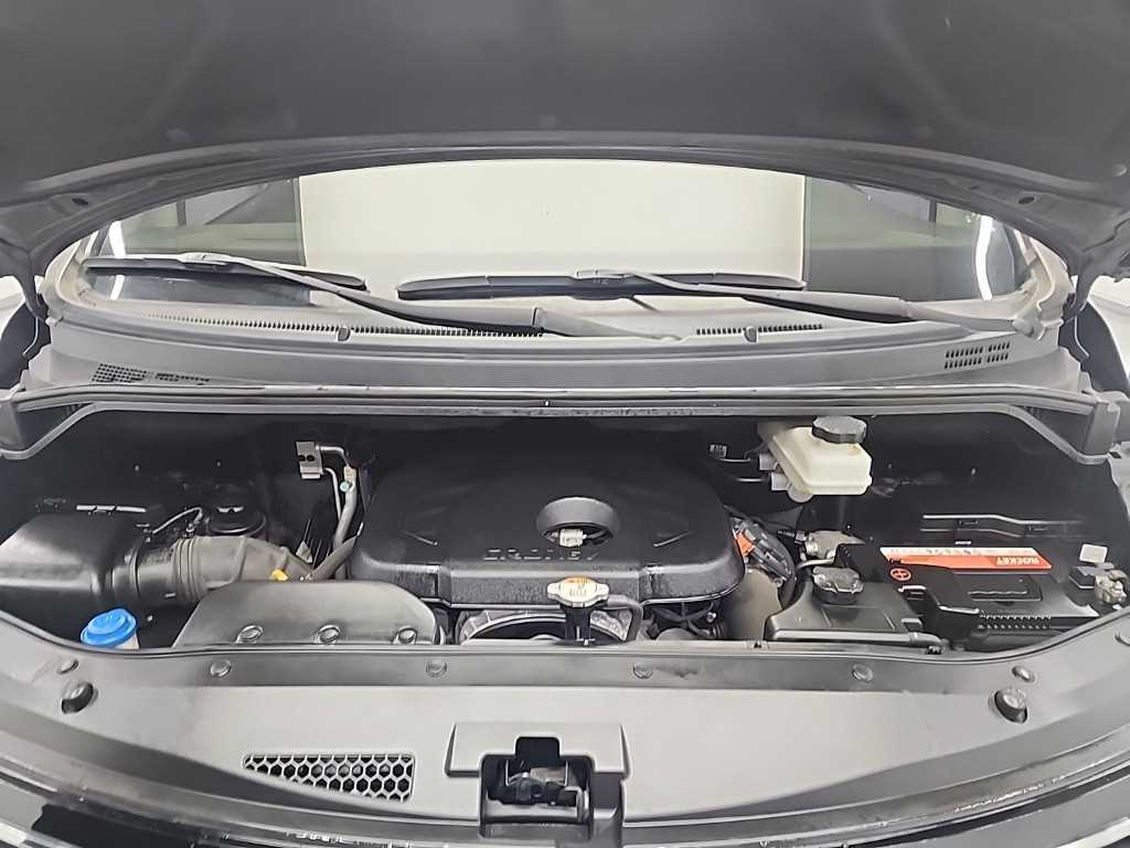 HYUNDAI Starex - Vista 5