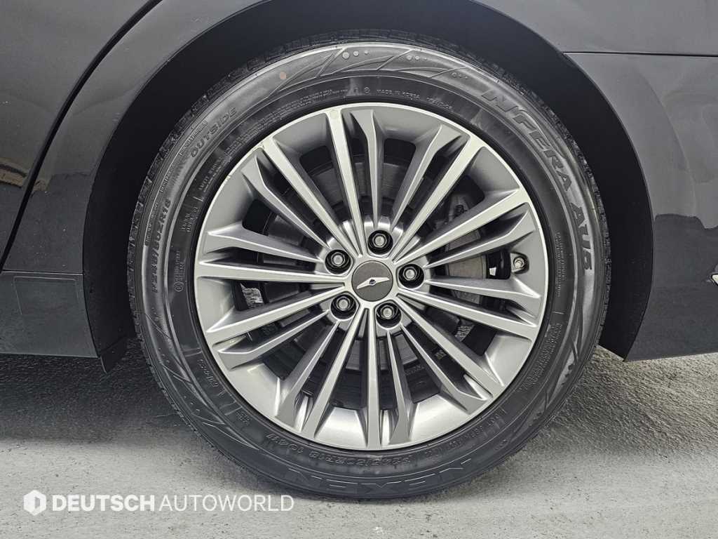 Genesis EQ900 - Vista 5