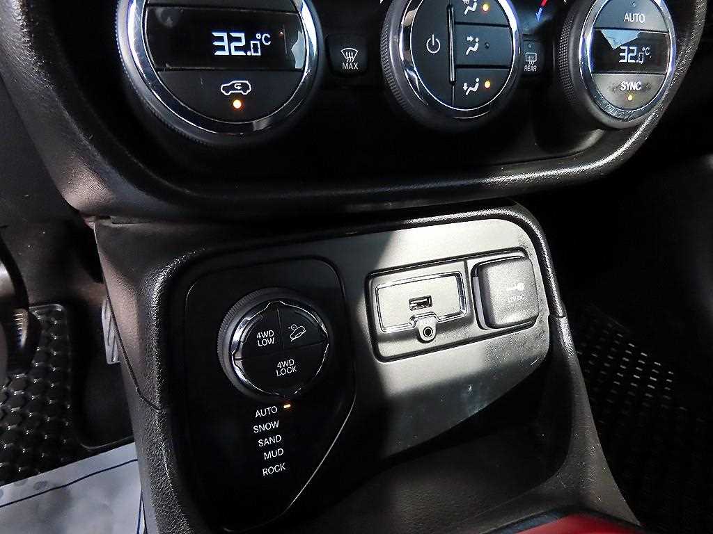 Jeep Renegade 2017 Negro - Importación desde Corea - HF Imports Iquique - Foto 14