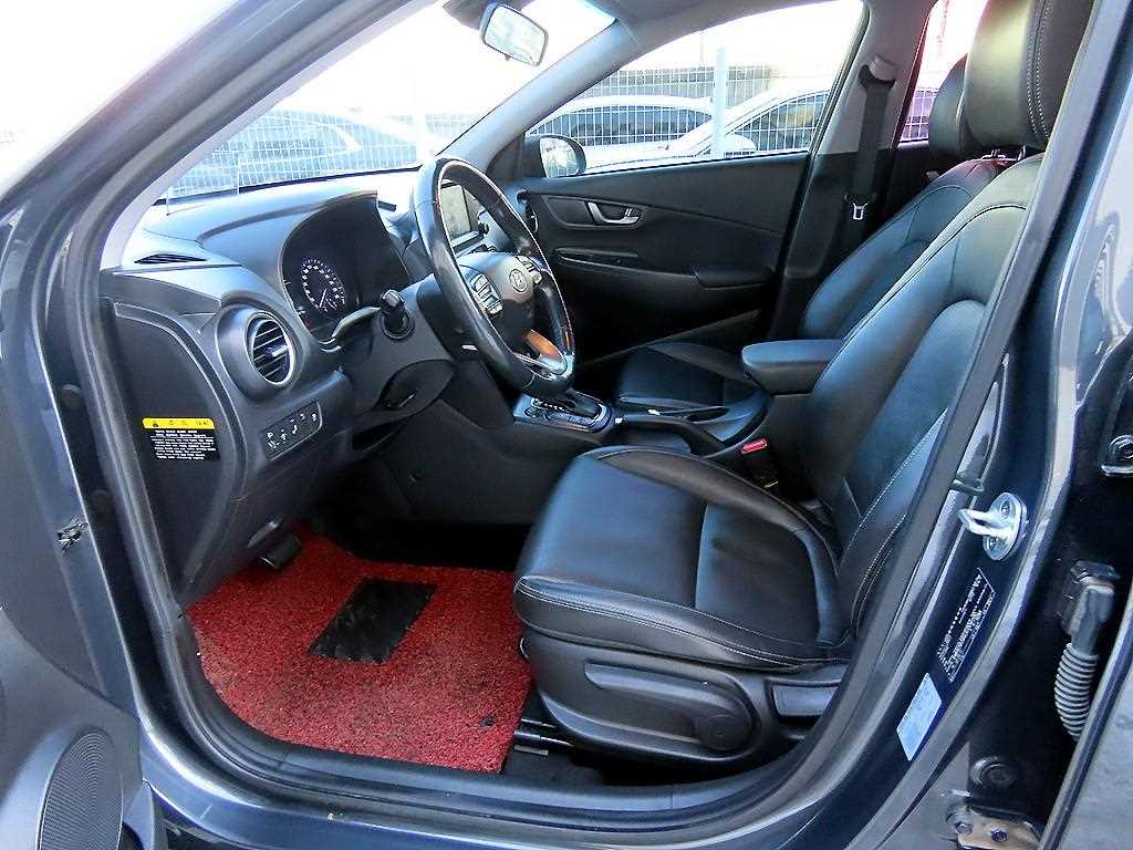 HYUNDAI Kona - Vista 5