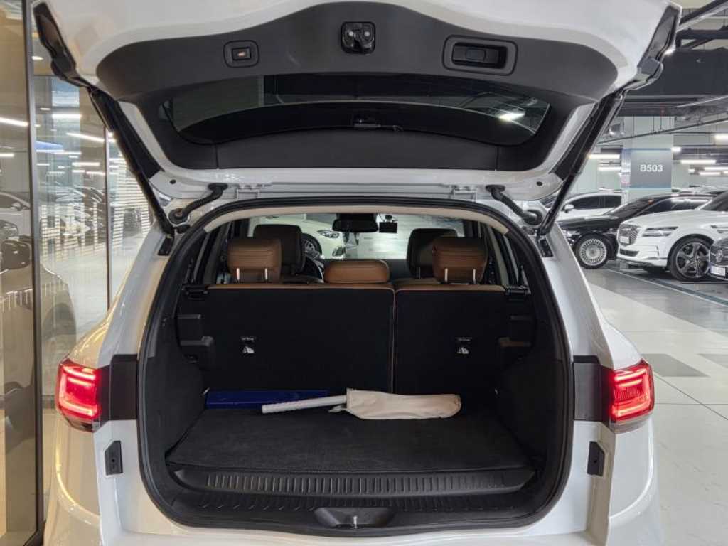 SAMSUNG QM6 - Vista 5