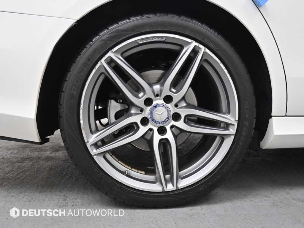 Mercedes Benz E class - Vista 5